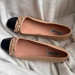 Steve Madden Cream & Black Ballet Flats Leather Size 9